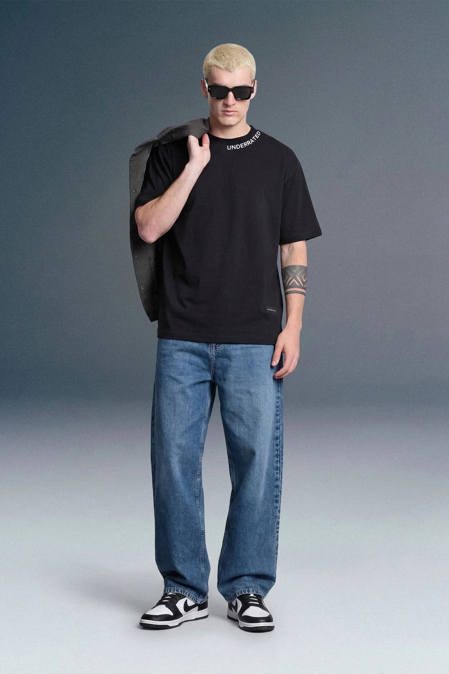 Underrated Curve Black Oversized T-shirt (UNISEX)