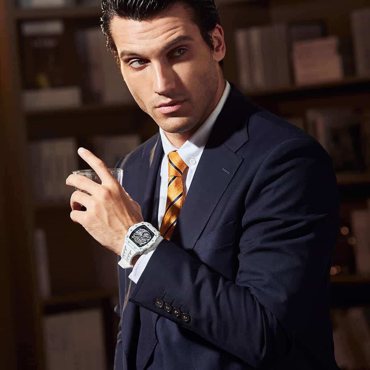 Luxury Carbon Fiber Automatic Watch: Durable, Stylish, Precise Self-Winding Timepiece