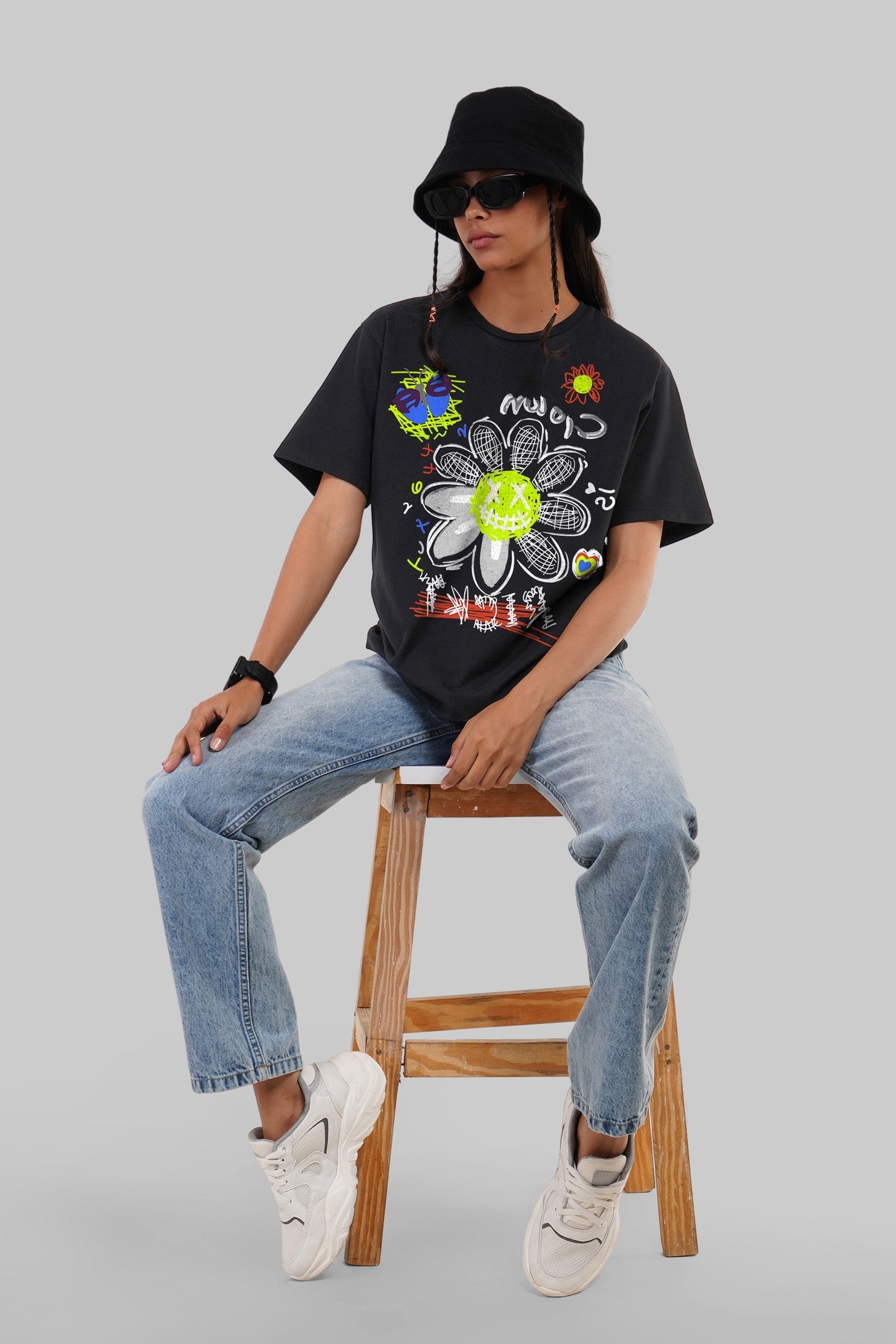 Chalk Flower Black Boyfriend Fit T-Shirt Women